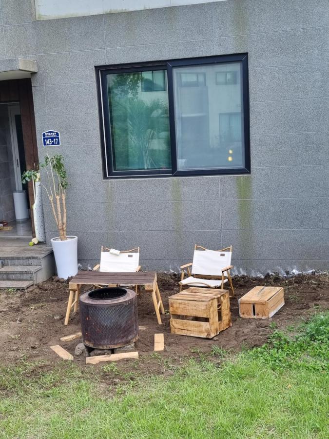 Gashi Sarang Bed & Breakfast Seogwipo Eksteriør bilde