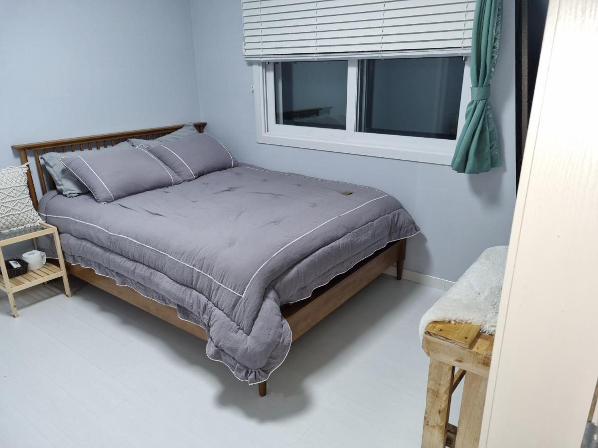 Gashi Sarang Bed & Breakfast Seogwipo Eksteriør bilde