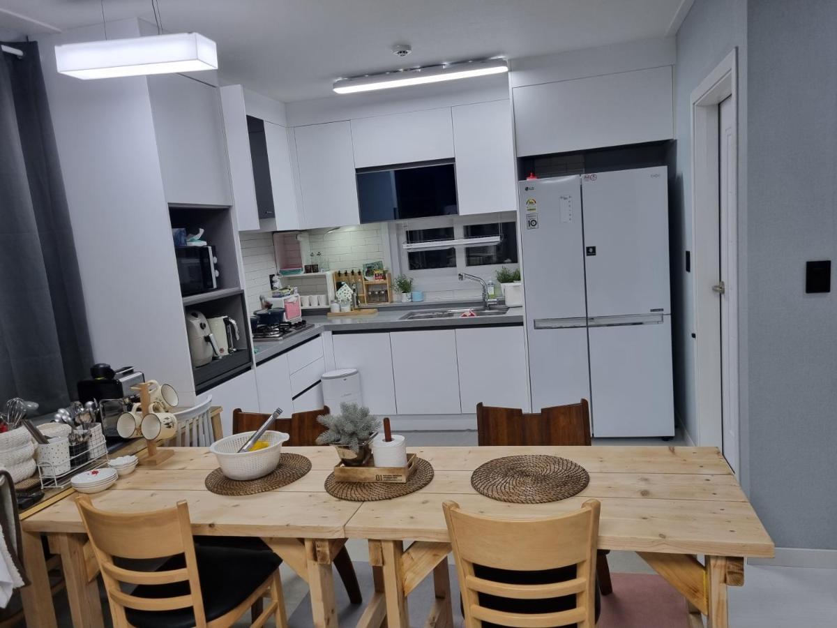 Gashi Sarang Bed & Breakfast Seogwipo Eksteriør bilde