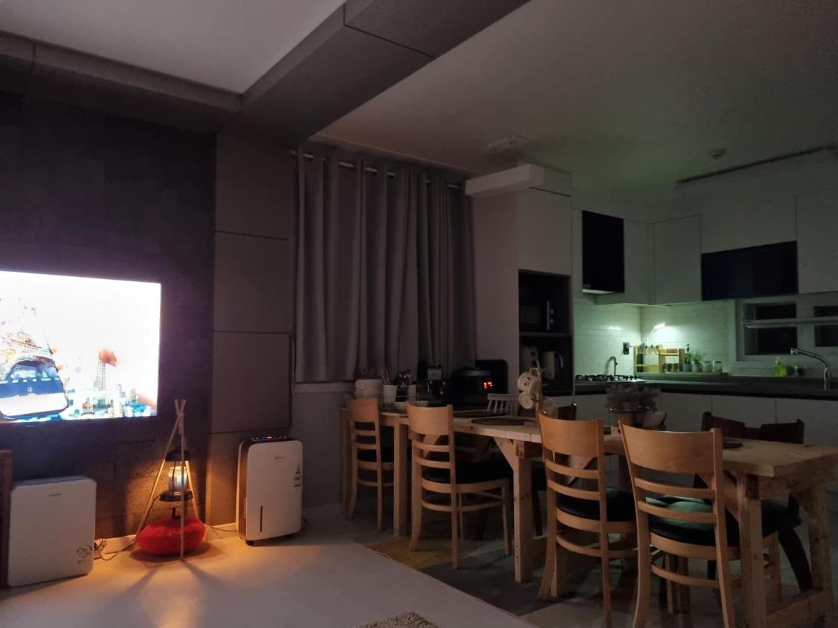 Gashi Sarang Bed & Breakfast Seogwipo Eksteriør bilde
